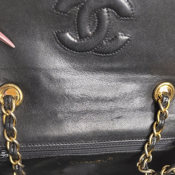 Vintage Chanel Quilted Leather Tassel Flap Bag (1990s Era) | Gold Tassel | Chain - Picture 8 of 10